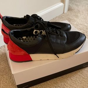 Cute casual sneakers